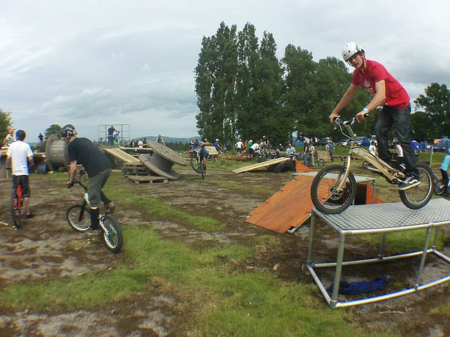 用新百建管接头搭建的BMX自行车塞障碍