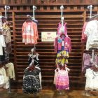 Episode Urban Kids店内的童装展示架