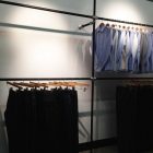 Todd Shelton线下展厅里的男装挂衣架